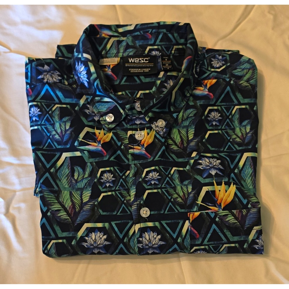 WeSC Men's Woven Cotton Short Sleeve Button-Up Tropical Geometric Floral S #40